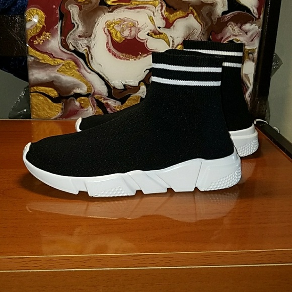 Mens "Tyga" Ultra Lightweight High Sock Sneakers - Picture 2 of 7
